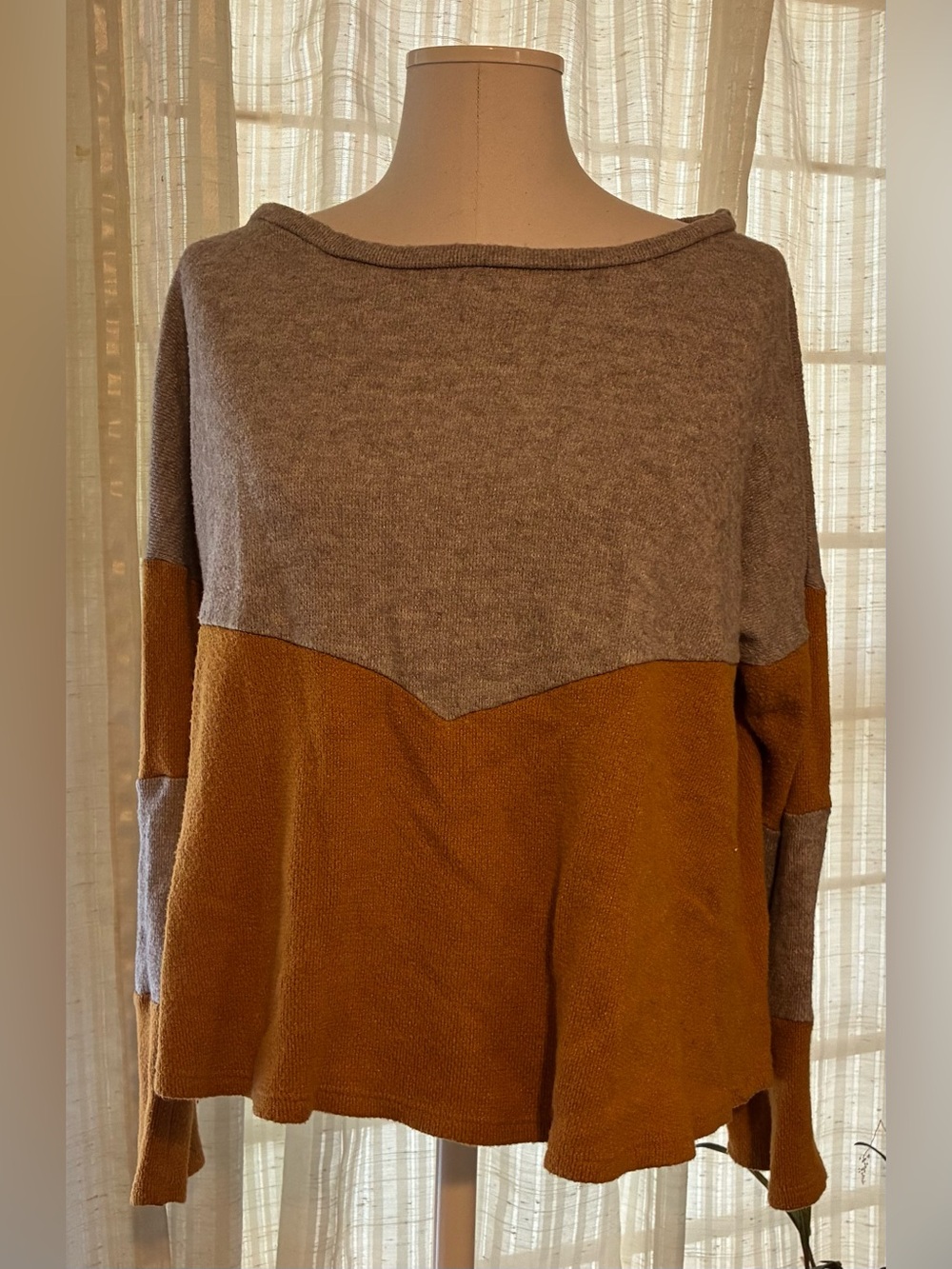 Lovely Melody Two-Tone Scoop Neck Sweater in Brown and Mustard